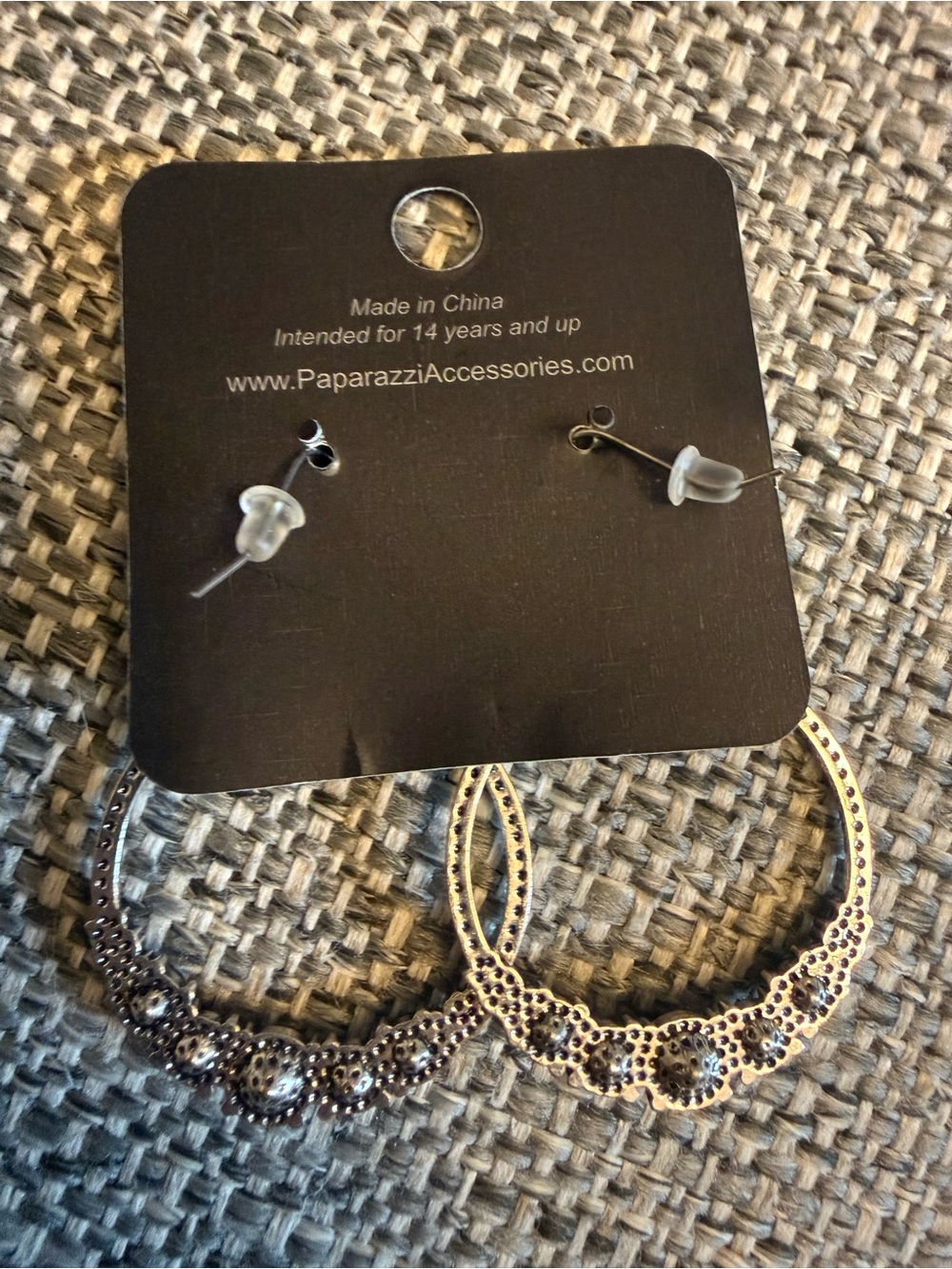 NWT Paparazzi Green Crystal Hoop Earrings - Picture 3 of 3